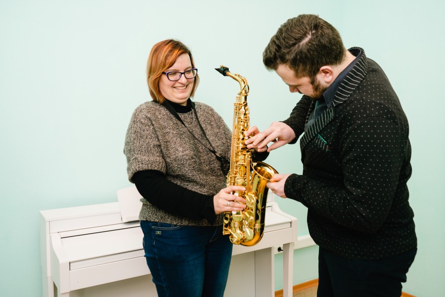 Научиться на саксофоне с нуля. Учеба на саксофоне. Обучение на саксофоне для взрослых Якутск.